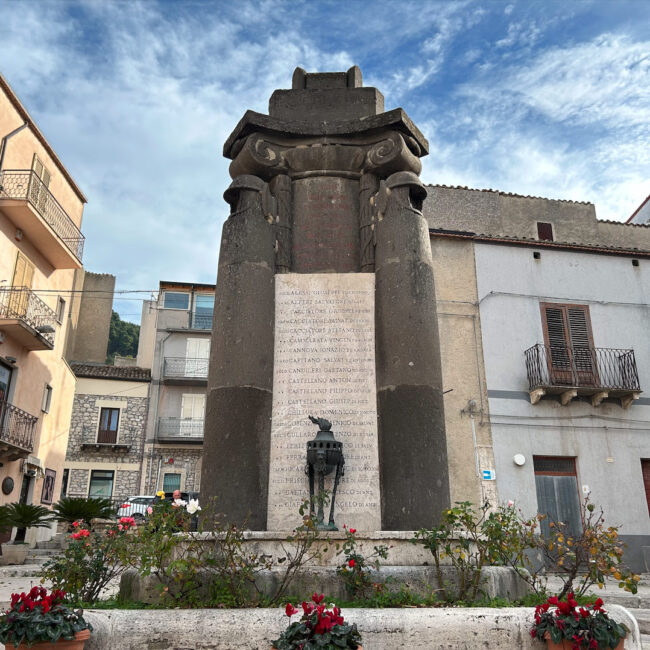 Monumento ai caduti della Prima Guerra Mondiale - Foto DARCH